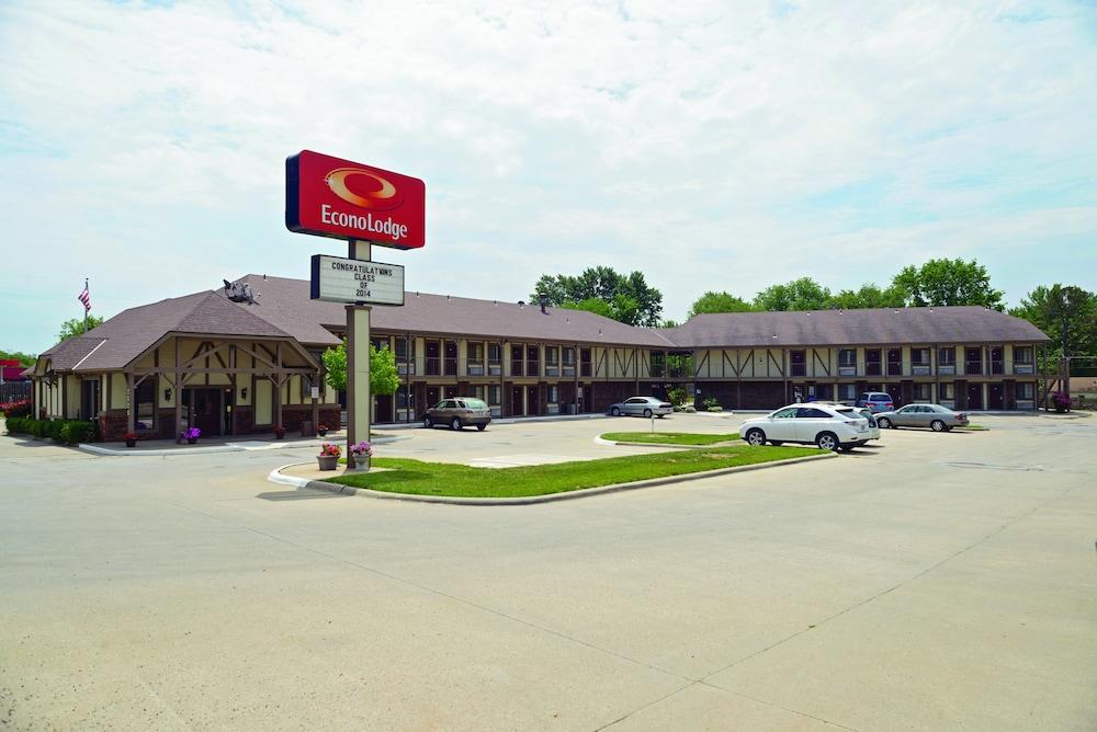 Econo Lodge University Лоренс Экстерьер фото